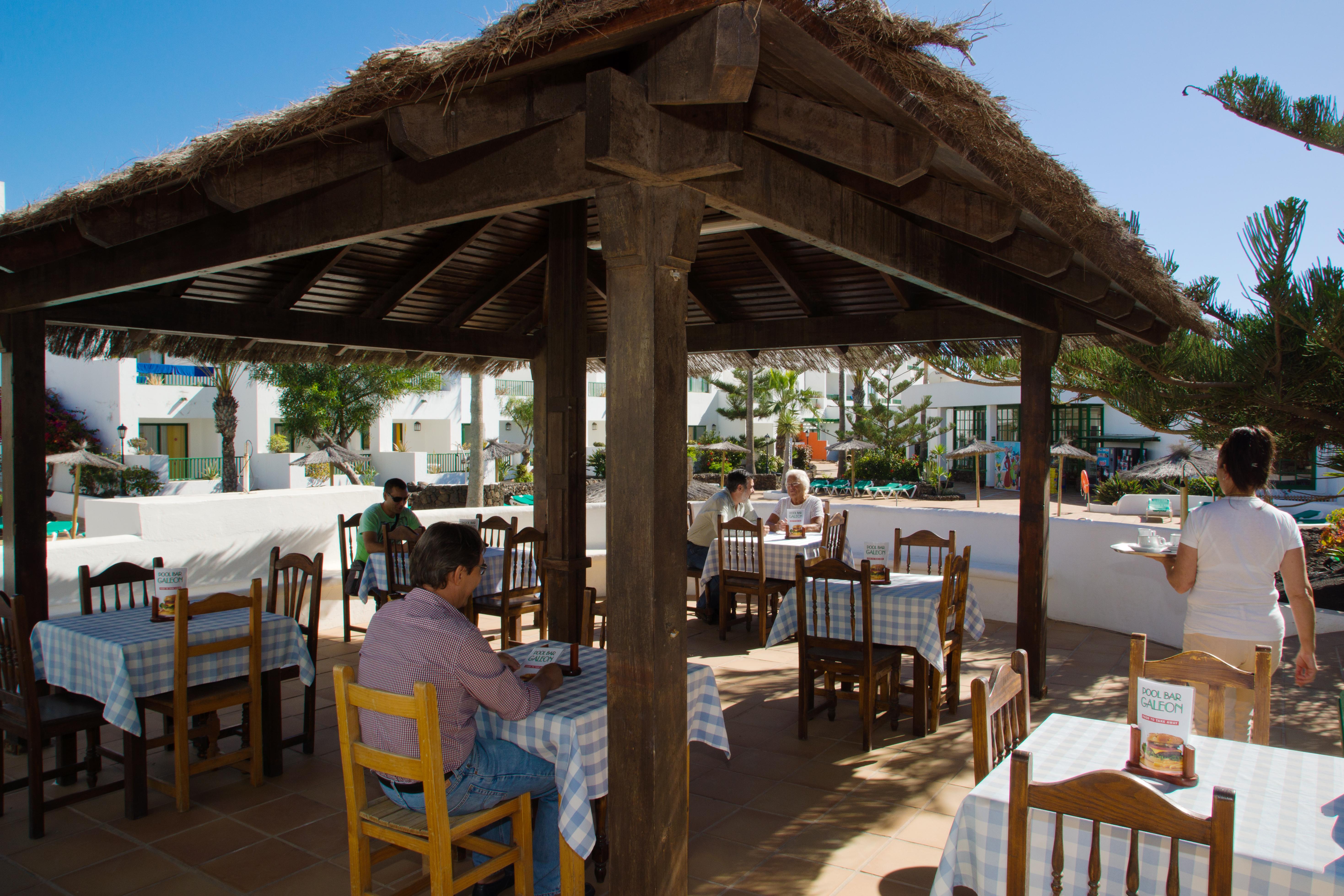 Apartamentos Galeon Playa Costa Teguise Kültér fotó